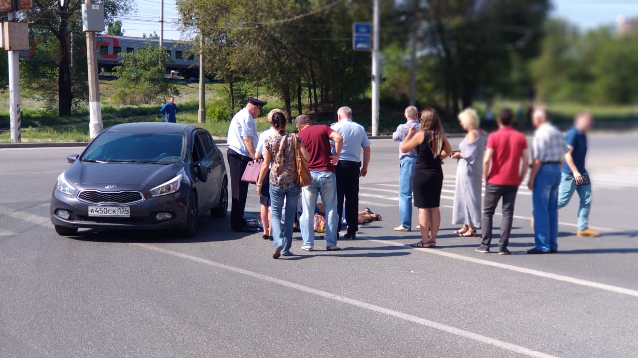 В центре Волгограда сбили женщину на пешеходном перекрестке